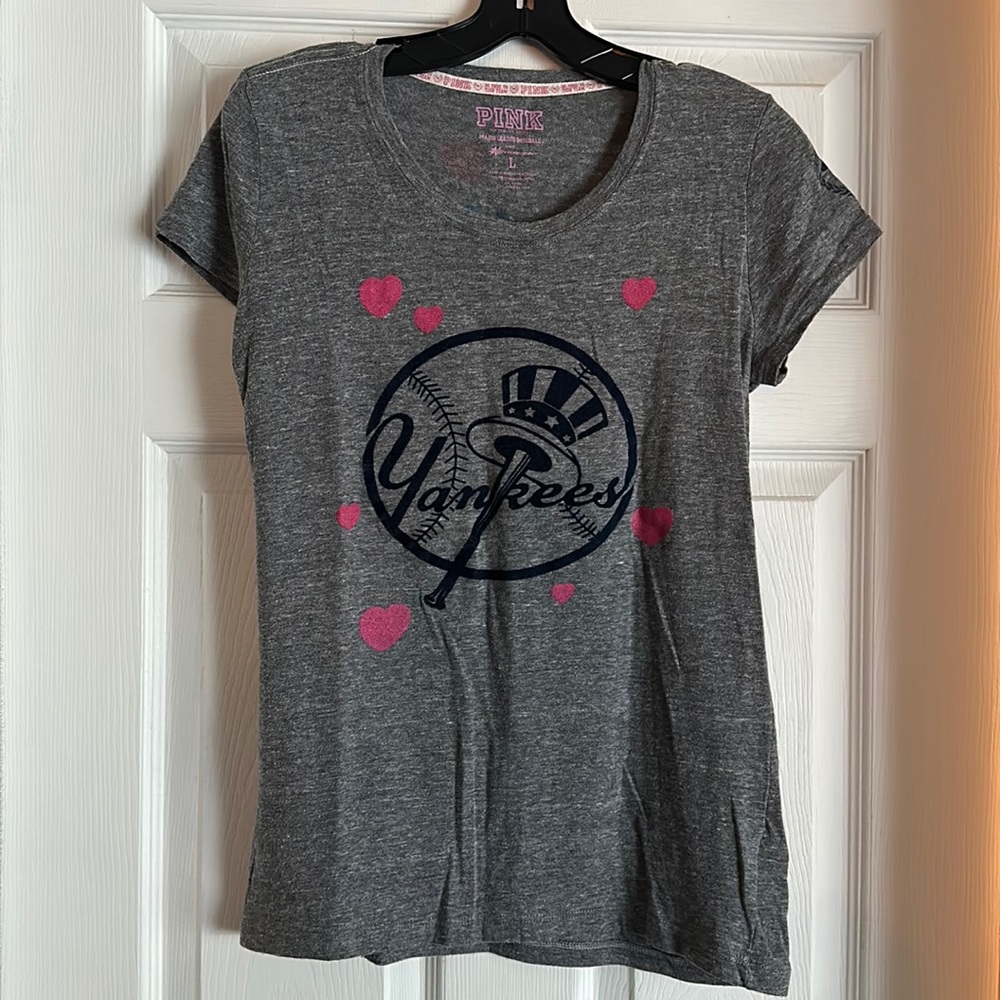 Pink vintage New York Yankees T-shirt Size L